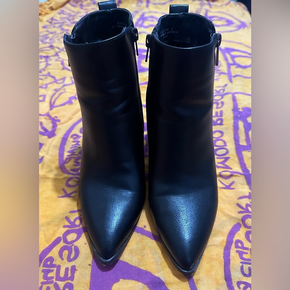 Black booties - Picture 2 of 5